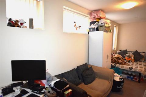 Studio to rent, Charles Street, Leicester, LE1