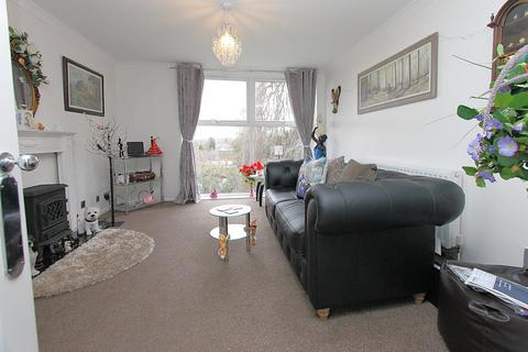 2 bedroom flat for sale, Church Avenue, Stourport-on-Severn, DY13