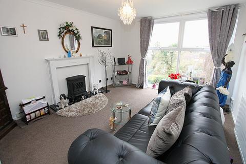 2 bedroom flat for sale, Church Avenue, Stourport-on-Severn, DY13