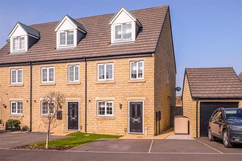 3 bedroom townhouse for sale, Blacksmith Way, Lindley, Huddersfield, HD3
