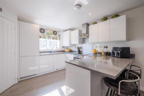 3 bedroom townhouse for sale, Blacksmith Way, Lindley, Huddersfield, HD3
