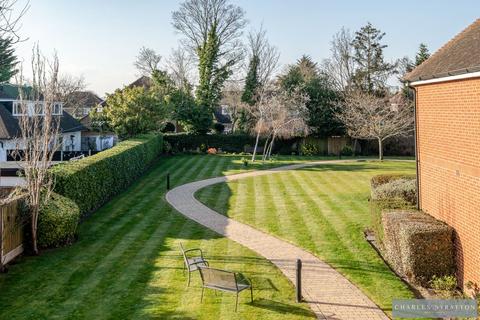 2 bedroom apartment for sale, Highlands Apartments, Gidea Park