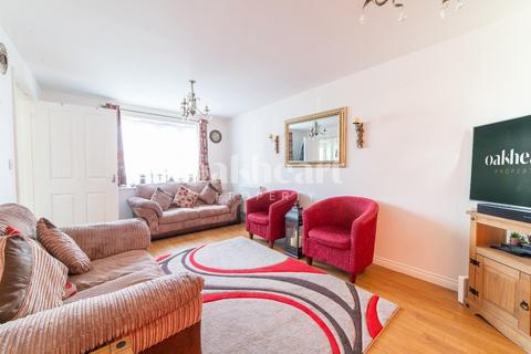 3 bedroom terraced house to rent, Sergeant Street, Colchester