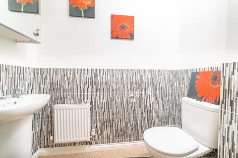 3 bedroom terraced house to rent, Sergeant Street, Colchester