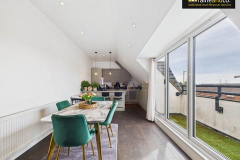 2 bedroom apartment for sale, Southgate Road, Potters Bar
