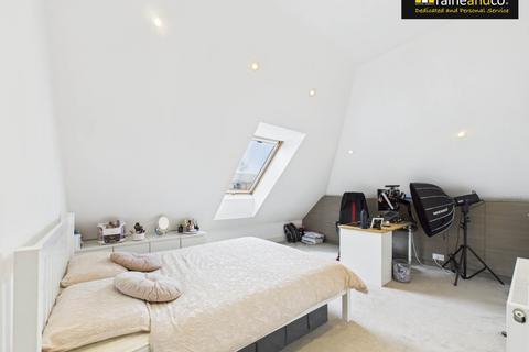 2 bedroom apartment for sale, Southgate Road, Potters Bar