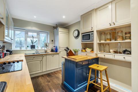 12 Worcester Park Road, Worcester Park, KT4 7QD
