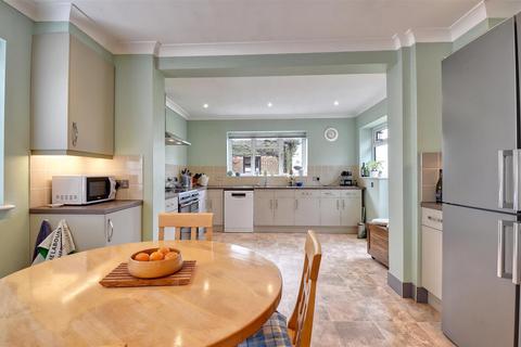 3 bedroom detached house for sale, Woodchurch Road, Appledore