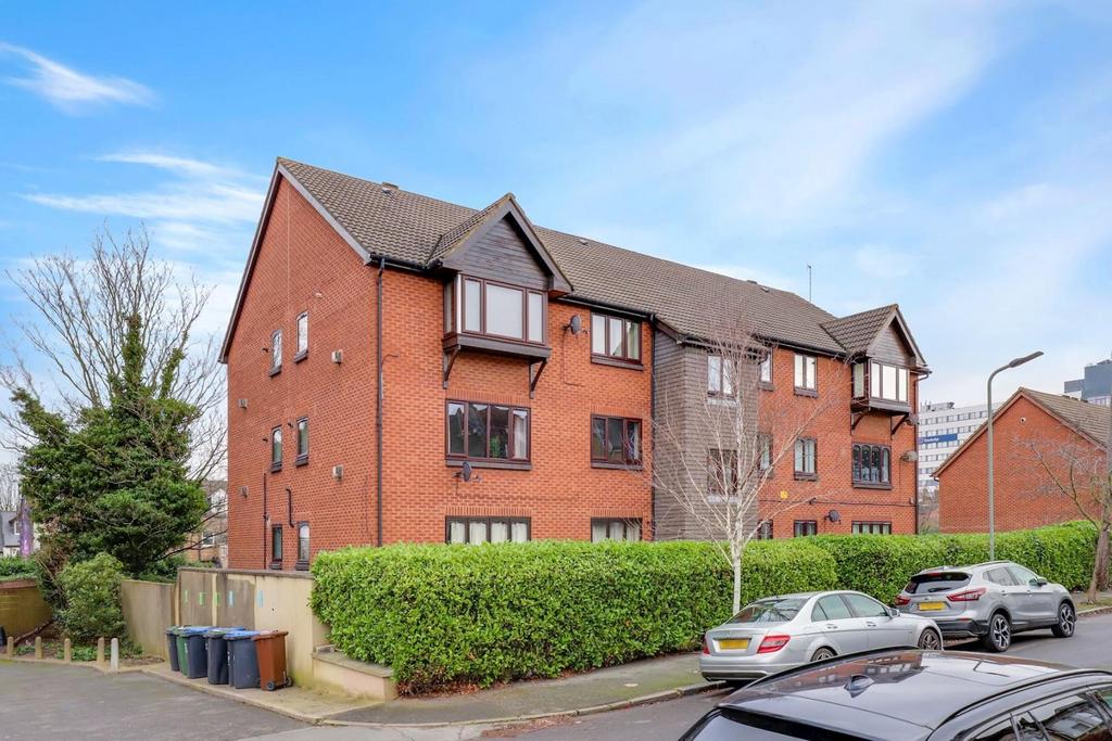 15-2cb2 JHProp Wpen - 2 Capel Court - 43-medium.jpg