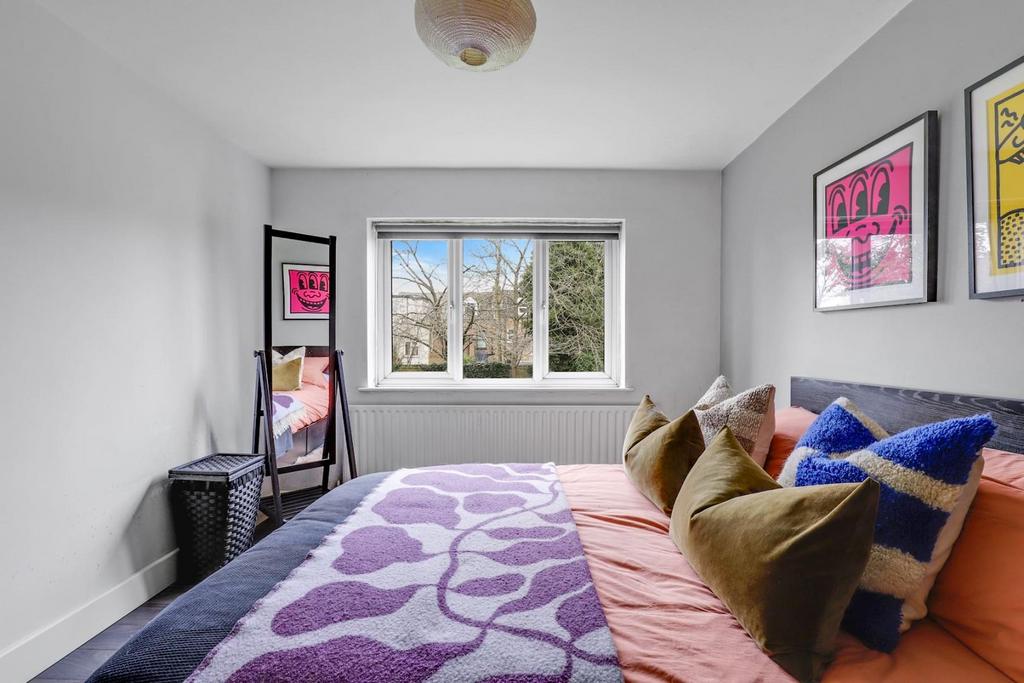 02-e92e JHProp Wpen - 2 Capel Court - 4-medium.jpg