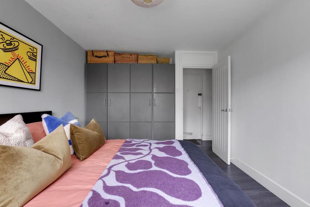 04-5529 JHProp Wpen - 2 Capel Court - 10-medium.jpg