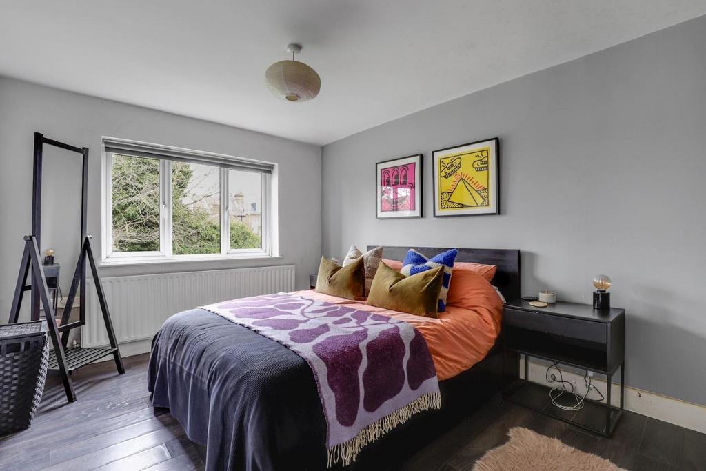 01-e34d JHProp Wpen - 2 Capel Court - 1-medium.jpg