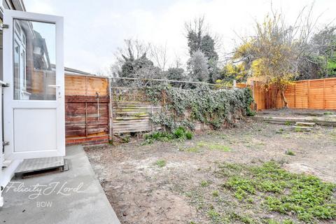 5 bedroom terraced house to rent, Lonsdale Avenue, LONDON