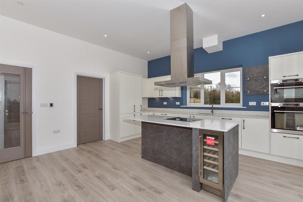 Kitchen/Dining Area
