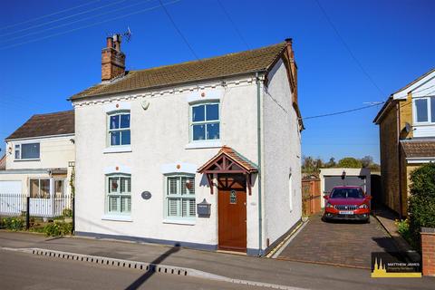 3 bedroom cottage for sale, Lentons Lane, Aldermans Green, Coventry *Semi-Rural Location*