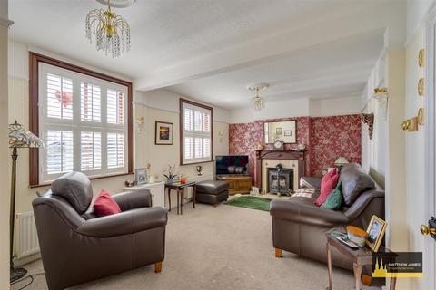 3 bedroom cottage for sale, Lentons Lane, Aldermans Green, Coventry *Semi-Rural Location*