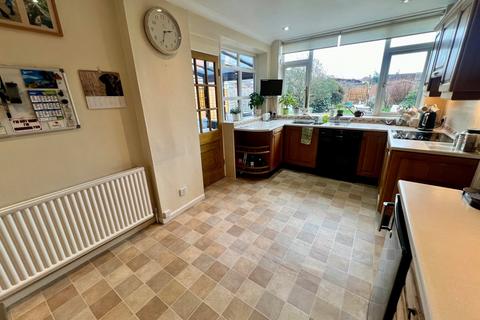 4 bedroom detached house for sale, Caldervale Avenue, Poulton-Le-Fylde FY6