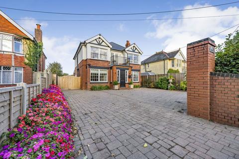 4 bedroom detached house for sale, Portsmouth Road, Southampton SO19
