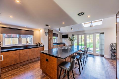 4 bedroom detached house for sale, Portsmouth Road, Southampton SO19