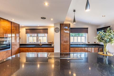 4 bedroom detached house for sale, Portsmouth Road, Southampton SO19