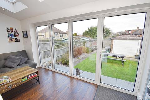 10 Brookhouse Gardens, London, E4 6LZ