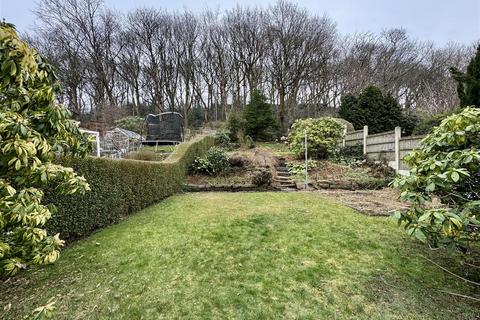 3 bedroom semi-detached house for sale, Benomley Road, Almondbury, Huddersfield, HD5 8LS
