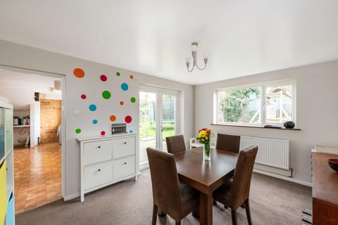 2 Daneshill, Redhill, RH1 2DN