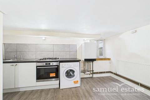 Studio to rent, High Street, London, SE25