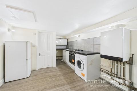 Studio to rent, High Street, London, SE25
