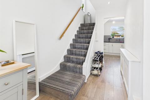69 Maple Way, Coulsdon, CR5 3RP