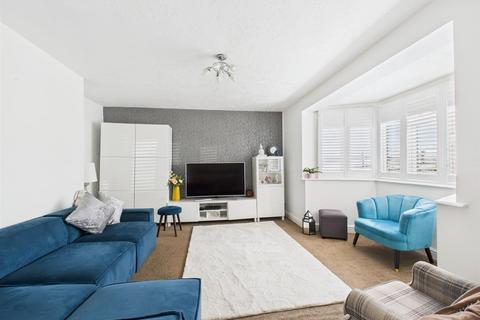 69 Maple Way, Coulsdon, CR5 3RP