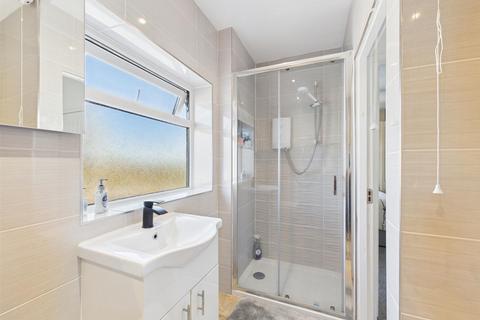 69 Maple Way, Coulsdon, CR5 3RP