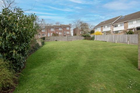 33 The Heights, Beckenham, BR3 5BY