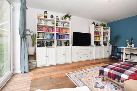 33 The Heights, Beckenham, BR3 5BY
