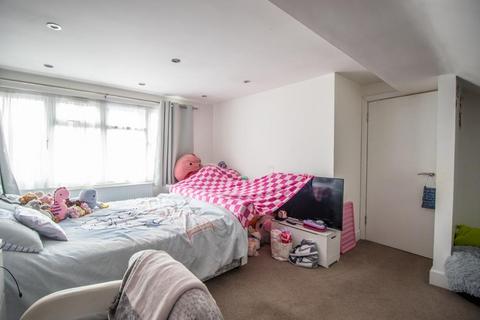 52 Feeches Road, Southend-on-sea, SS2 6TD