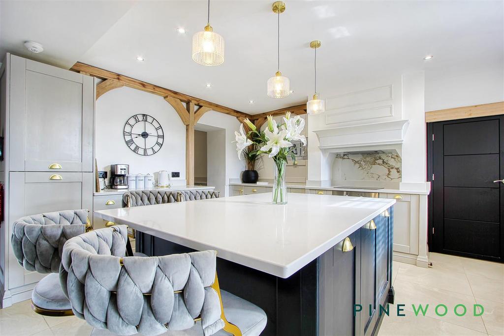 Kitchen/living area