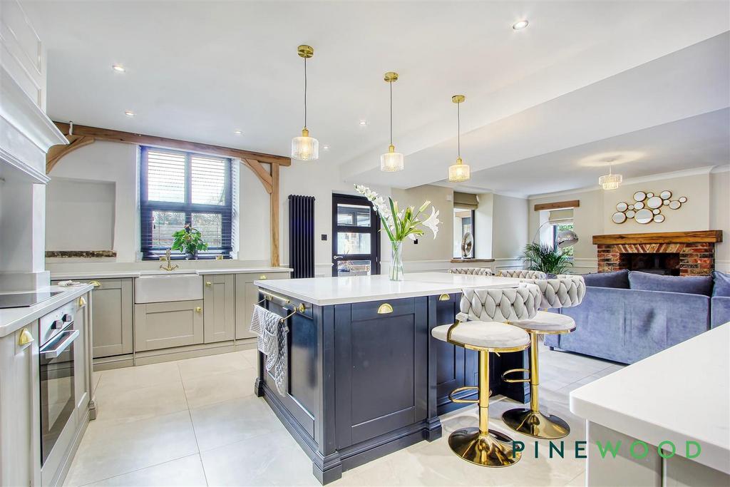 Kitchen/living area