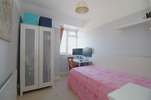 48 Central Gardens, Morden, SM4 5SH