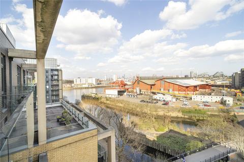 2 bedroom flat to rent, Enterprise Way, London, SW18