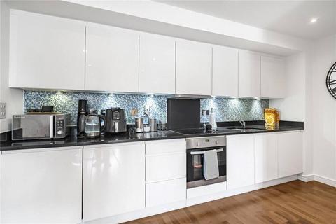 2 bedroom flat to rent, Enterprise Way, London, SW18