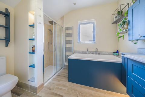 27 Chaffinch Road, Beckenham, BR3 4LT