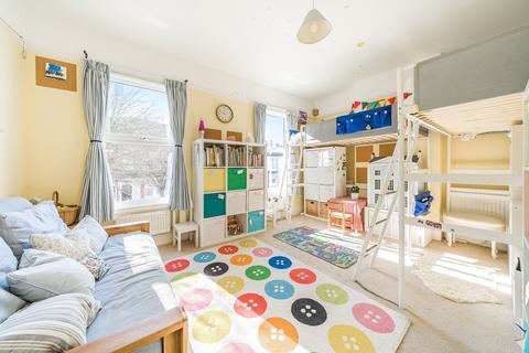 27 Chaffinch Road, Beckenham, BR3 4LT