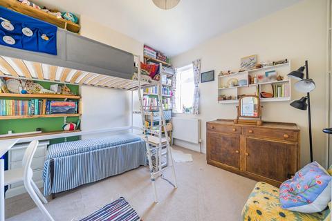 27 Chaffinch Road, Beckenham, BR3 4LT