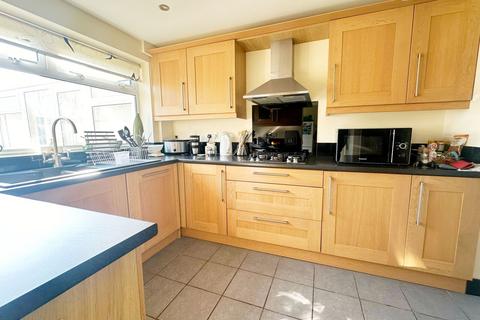 3 bedroom detached house for sale, Rowallan Drive, Bedford MK41