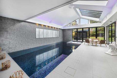 5 bedroom detached house for sale, South Downs Drive, Hale, WA14