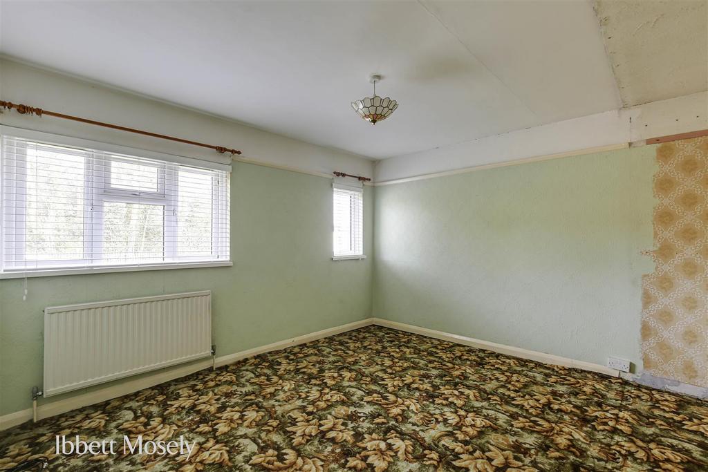 9 Bedroom.jpg