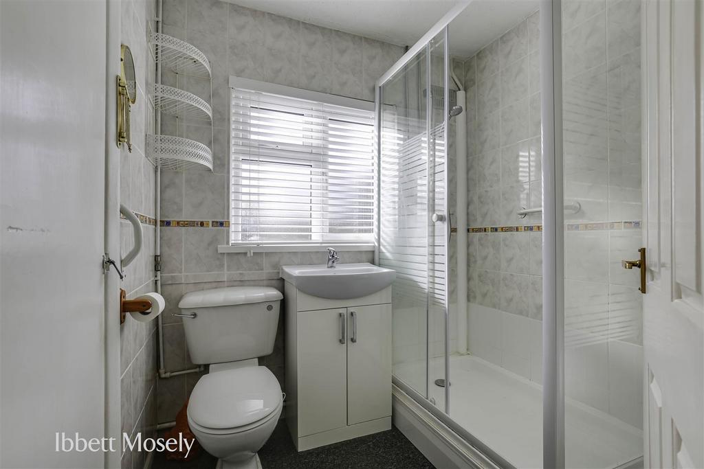 12 Shower Room.jpg