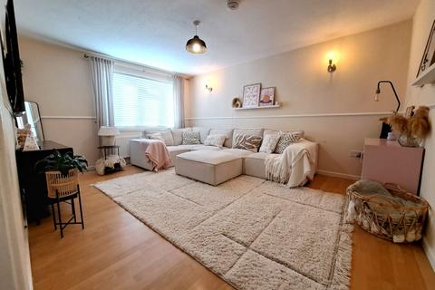 47 Browning Close, Basingstoke, RG24 9DQ