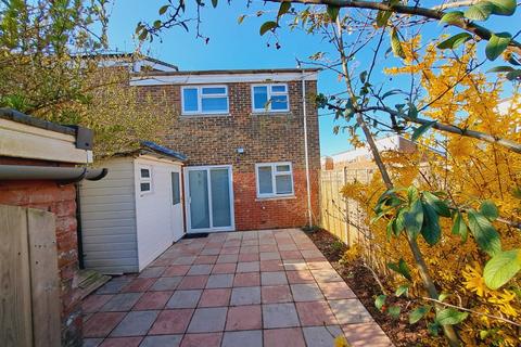 47 Browning Close, Basingstoke, RG24 9DQ