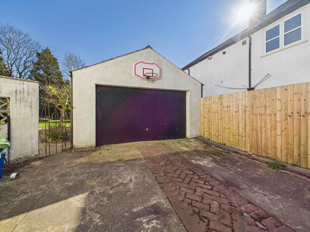 Detached Garage/Workshop